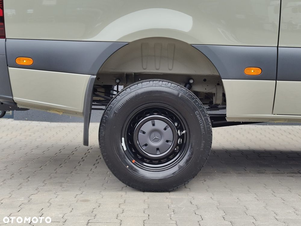 Mercedes-Benz Sprinter - 32