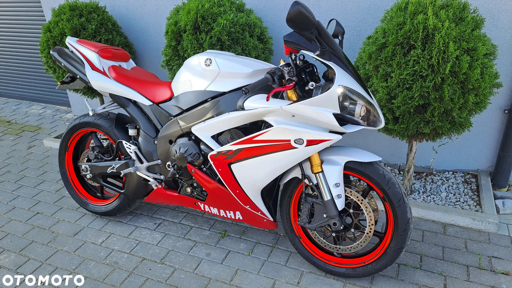 Yamaha R1 - 3