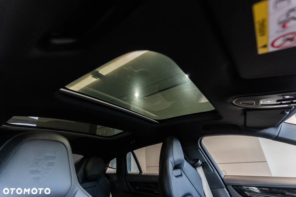 Porsche Panamera 4 E-Hybrid PHEV - 36