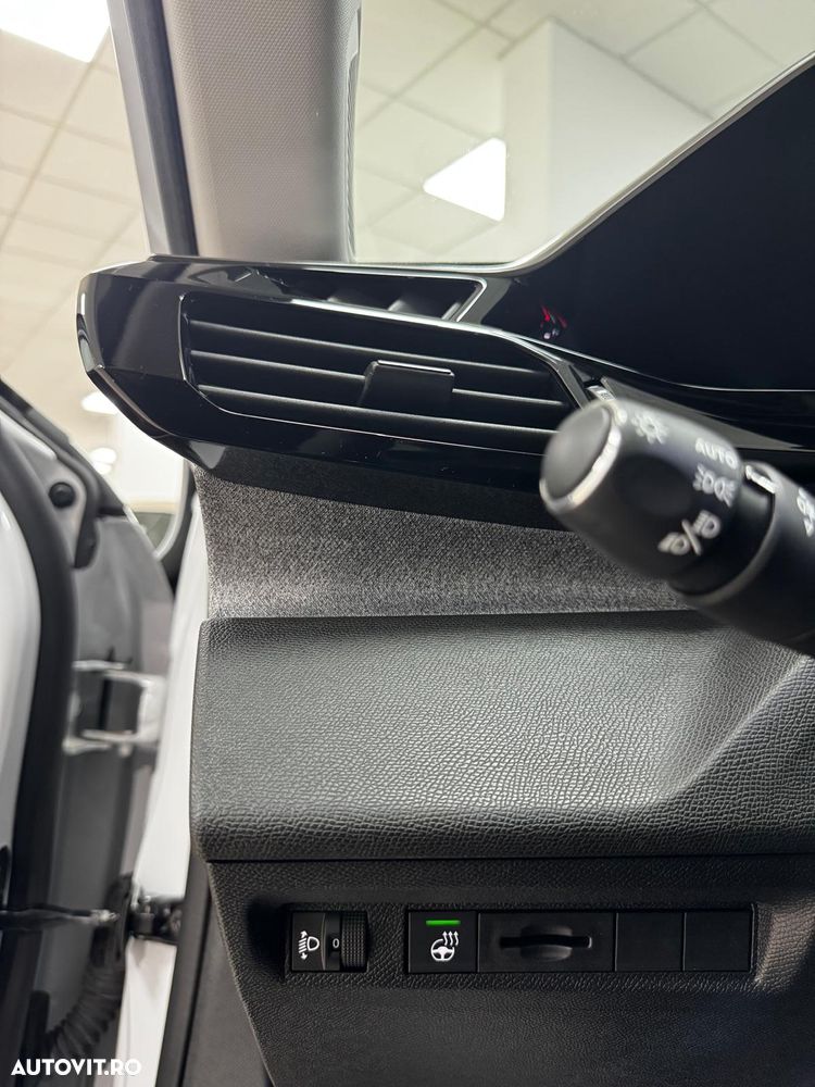 Peugeot 408 1.2L 136 e-DSC6 MHEV Allure - 26