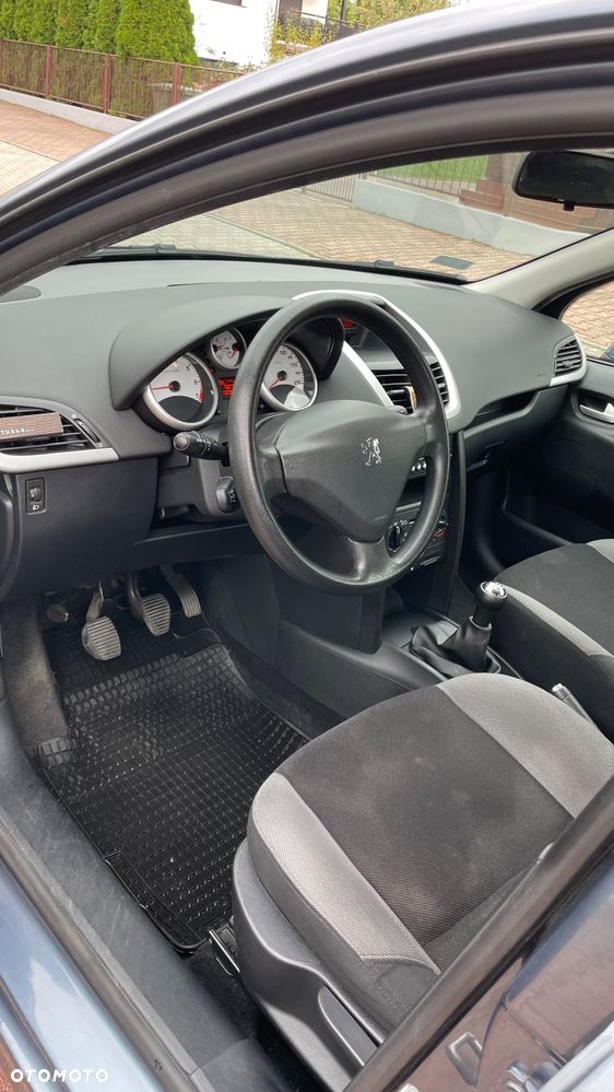 Peugeot 207 1.4 16V Trendy - 7