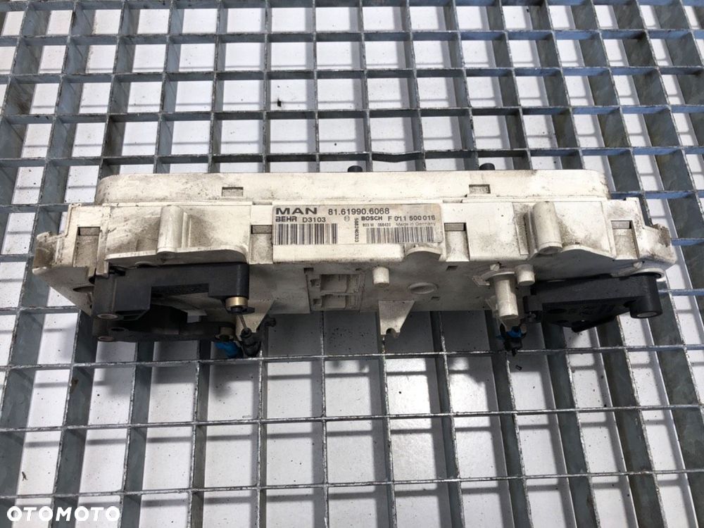 PANEL STEROWANIA NAWIEWU  MAN TGA 2000 - 2022 18.430 316 kW [430 KM] 4x2 2004 81619906068 - 2