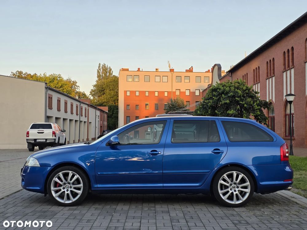 Skoda Octavia 2.0 TDI CR DPF RS - 6