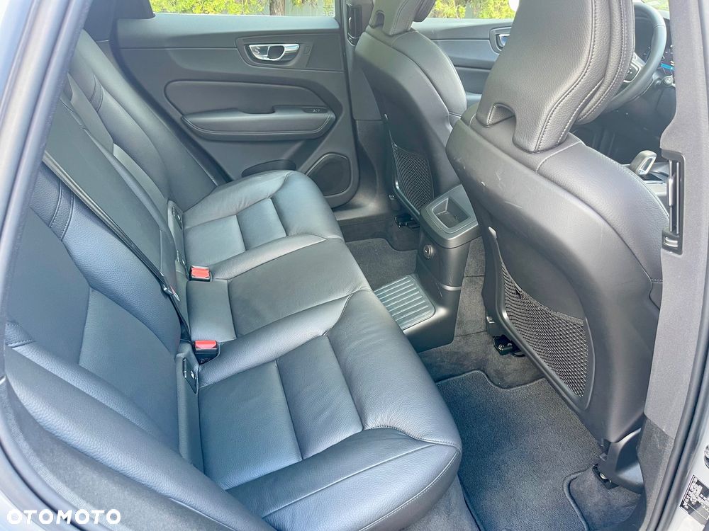 Volvo XC 60 T6 Plug-In Hybrid AWD Inscription - 14