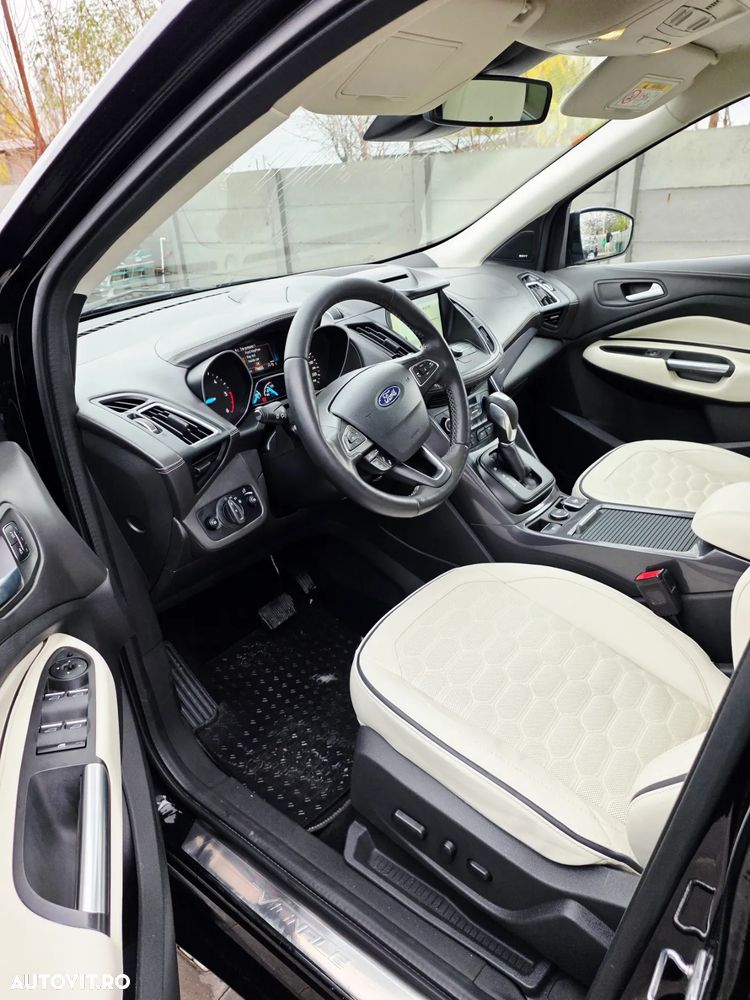 Ford Kuga 2.0 TDCi 4WD Powershift Vignale - 8