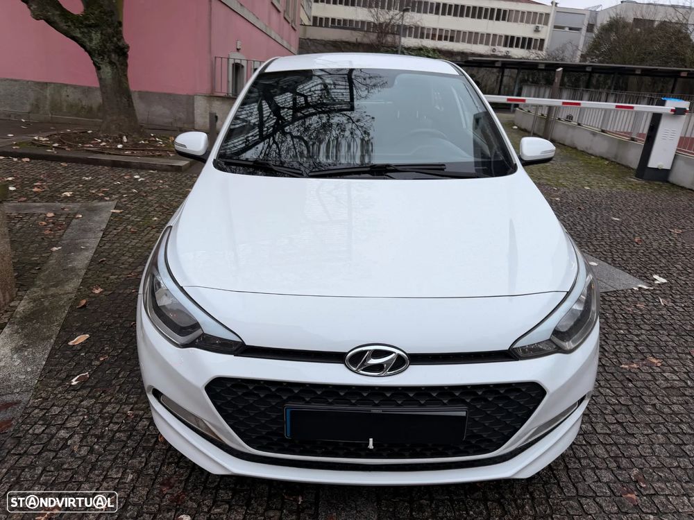 Hyundai i20 1.1 CRDi LED - 9