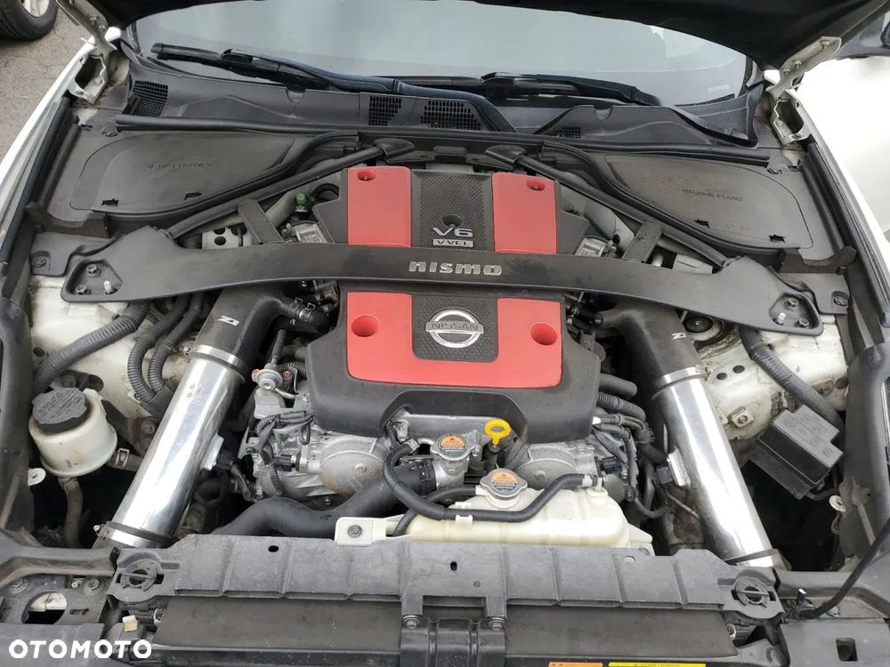 Nissan 370 Z - 11