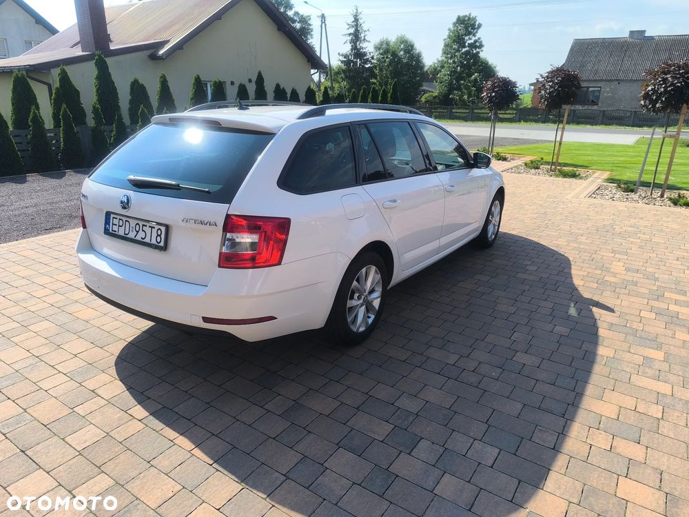 Skoda Octavia 2.0 TDI DSG Ambition - 4
