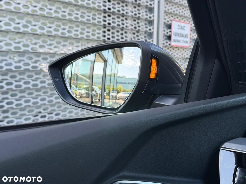 Audi Q8 Sportback e-tron - 39