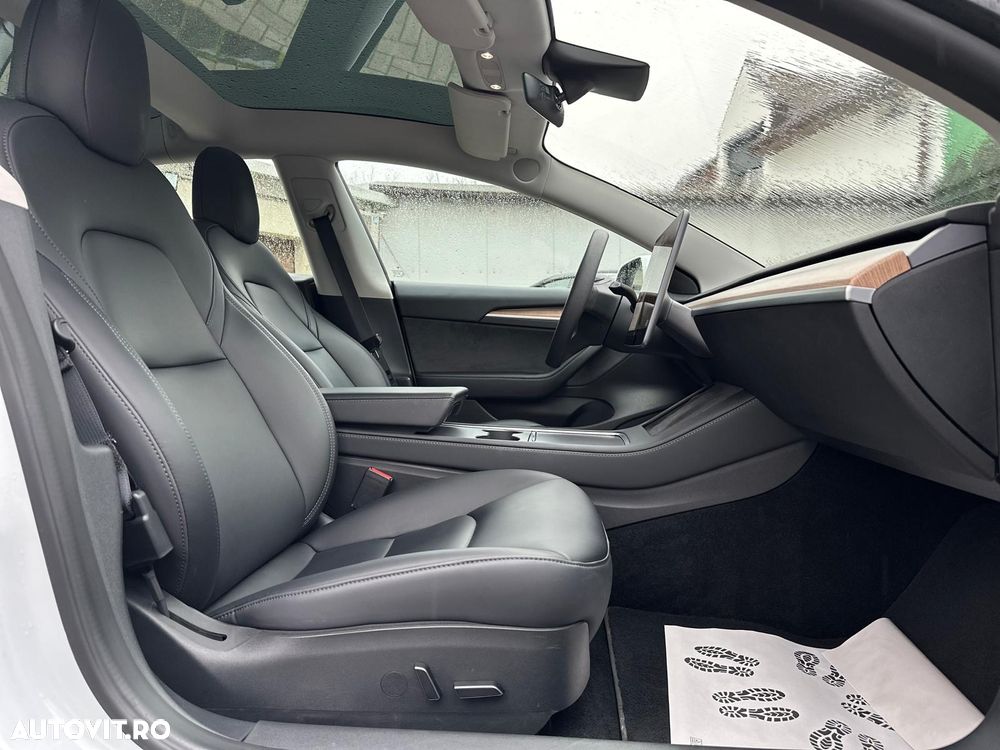 Tesla Model 3 Long Range - 7