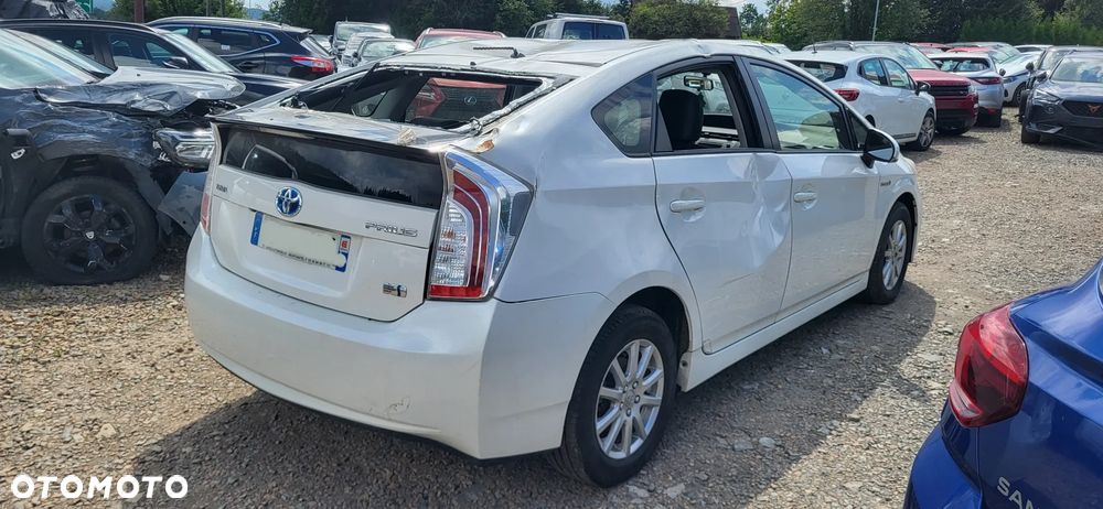Toyota Prius (Hybrid) Executive - 4