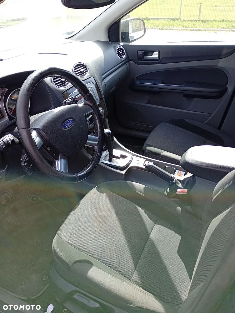 Ford Focus 2.0 TDCi Ghia DPF - 8