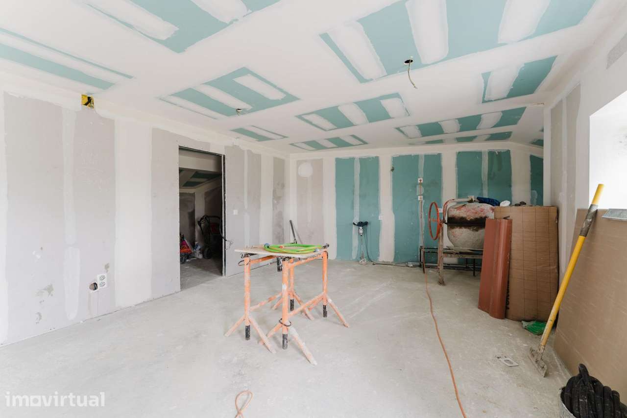 Moradia T2 em Obra Bruta | Aldeia da Moçarria | 15 min de Santarém - Grande imagem: 4/28