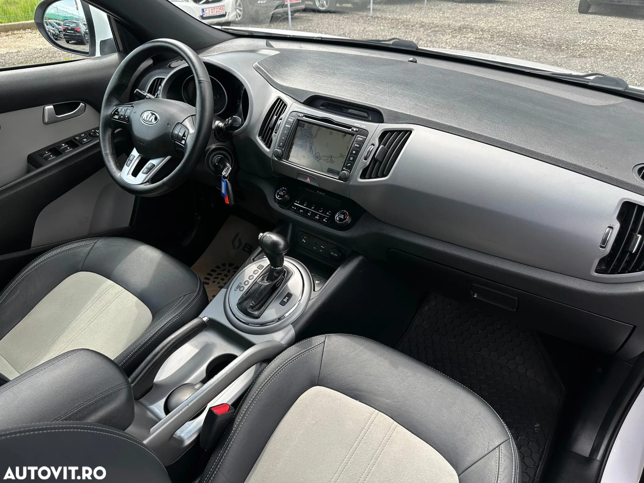 Kia Sportage 2.0 CRDI 4WD Automatik Vision - 31