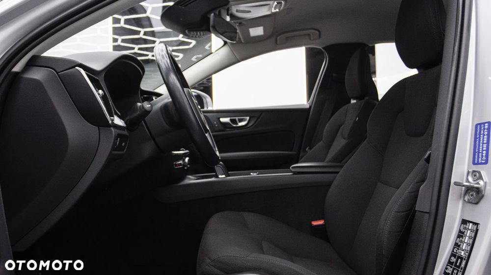 Volvo V60 B4 D Momentum Pro - 17