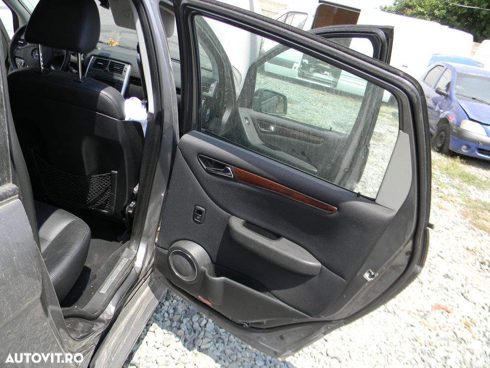 Dezmembrari  Mercedes-Benz B-CLASS (W245)  2005  > 2011 B 200 CDI (24 - 24