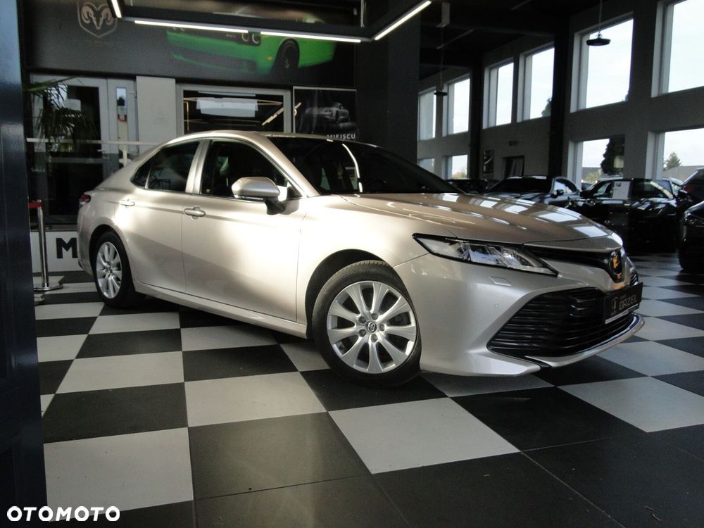 Toyota Camry - 2
