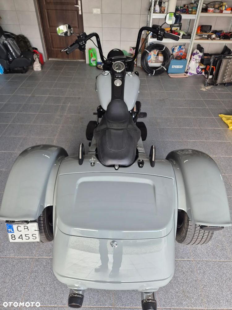 Harley-Davidson Trike Freewheeler - 36