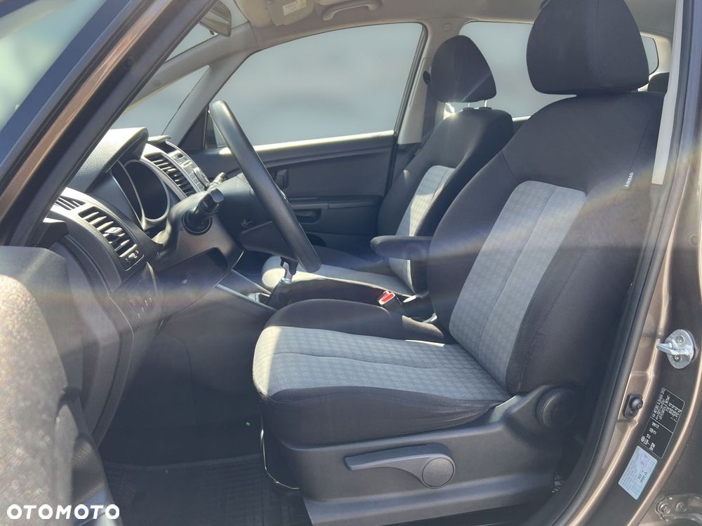 Kia Venga - 9