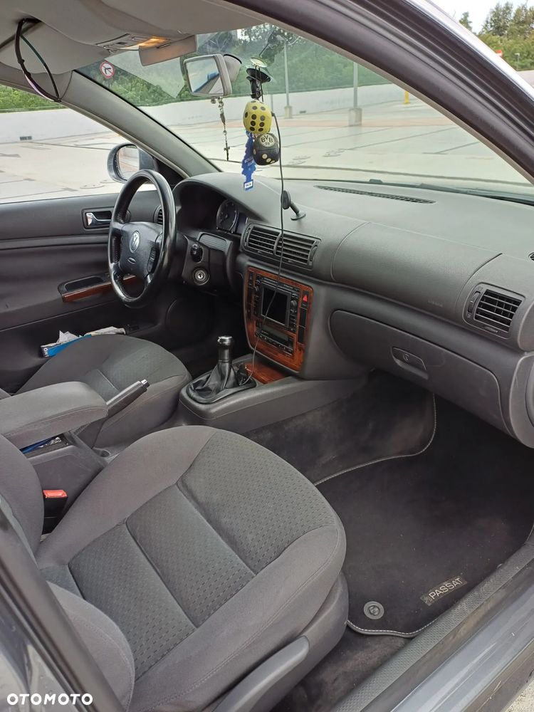 Volkswagen Passat 1.9 TDI Comfortline - 5