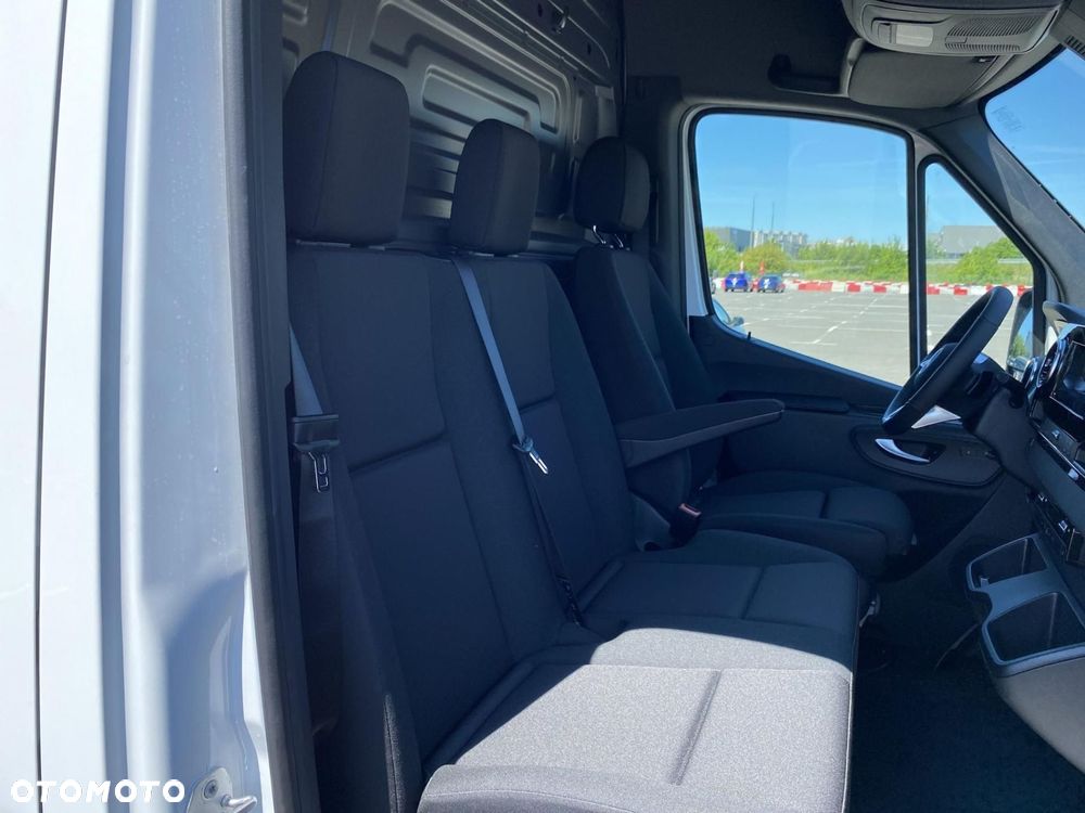 Mercedes-Benz Sprinter - 18