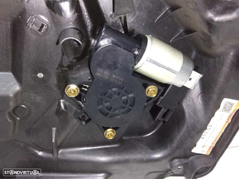 ELEVADOR DE VIDRO FRONTAL DIREITO MAZDA 6 SEDAN 2005 -G22C5858X - 2