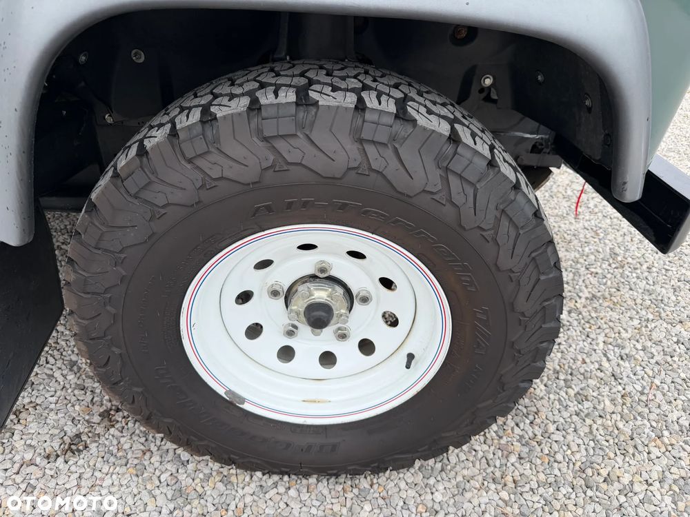 Land Rover Defender 2.4 TD4 S - 40