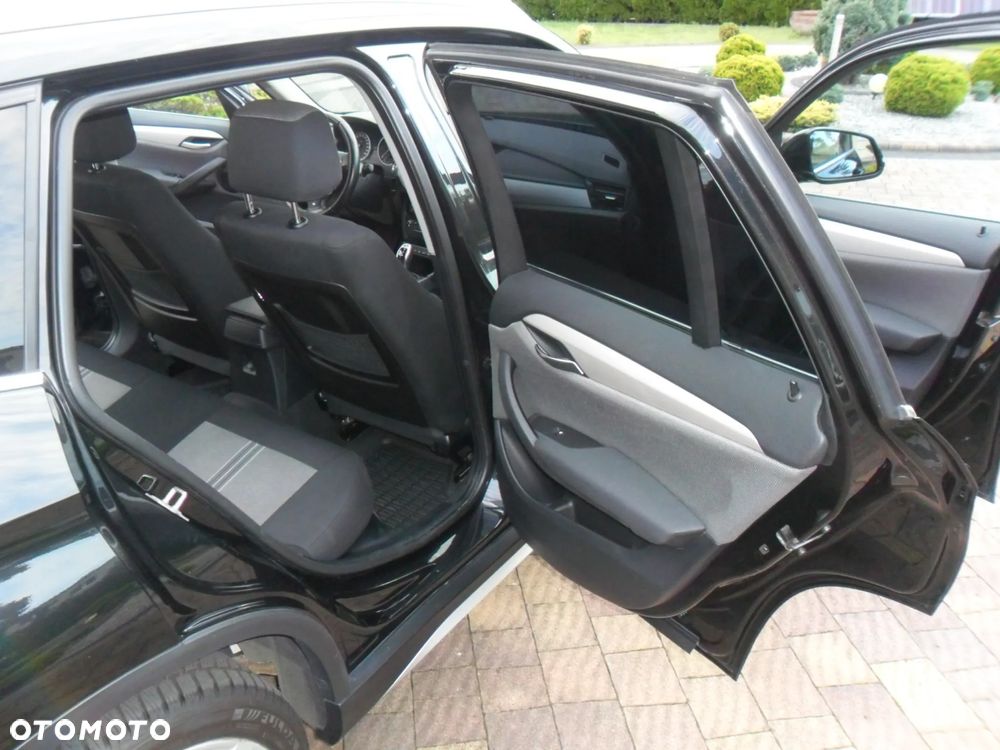 BMW X1 xDrive18d - 16
