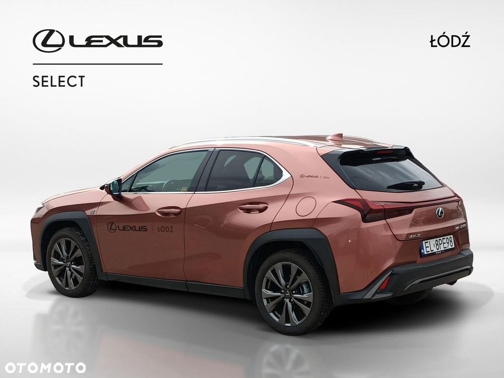 Lexus UX - 4