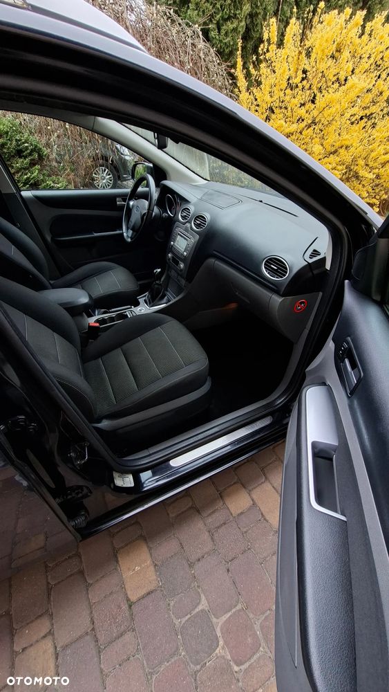 Ford Focus 2.0 16V Titanium - 19