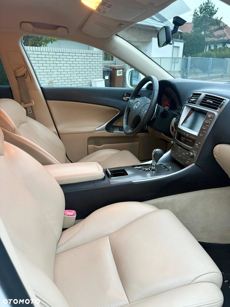 Lexus IS 250 Luxury Line - 21