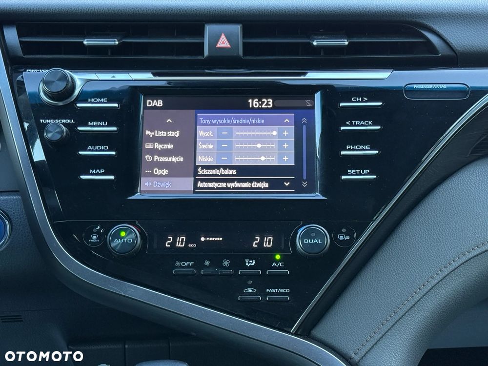 Toyota Camry 2.5 Hybrid Comfort CVT - 10