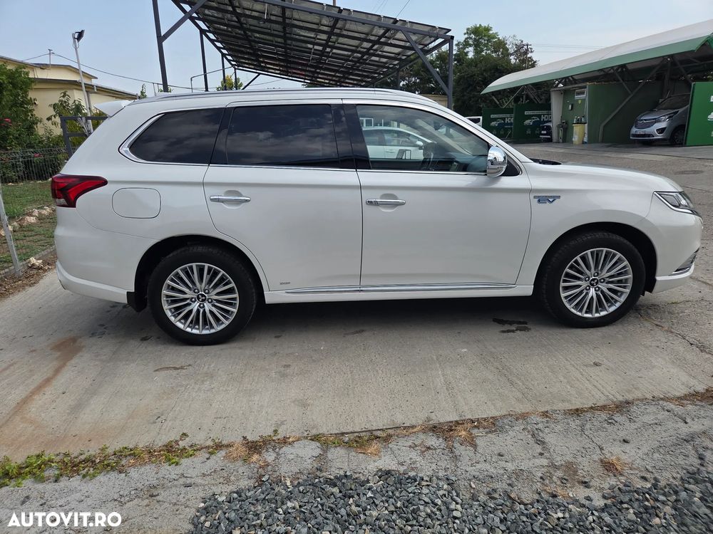Mitsubishi Outlander - 7