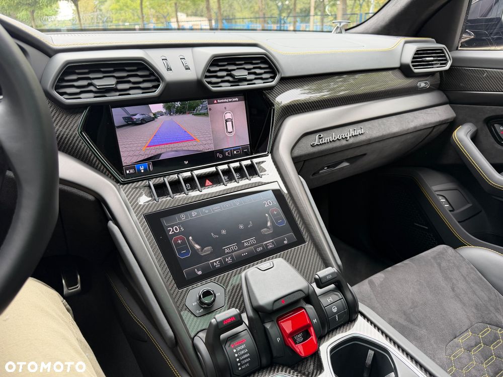 Lamborghini Urus - 12