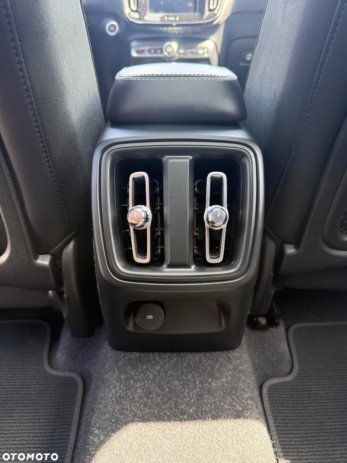 Volvo XC 40 T5 AWD R-Design - 29