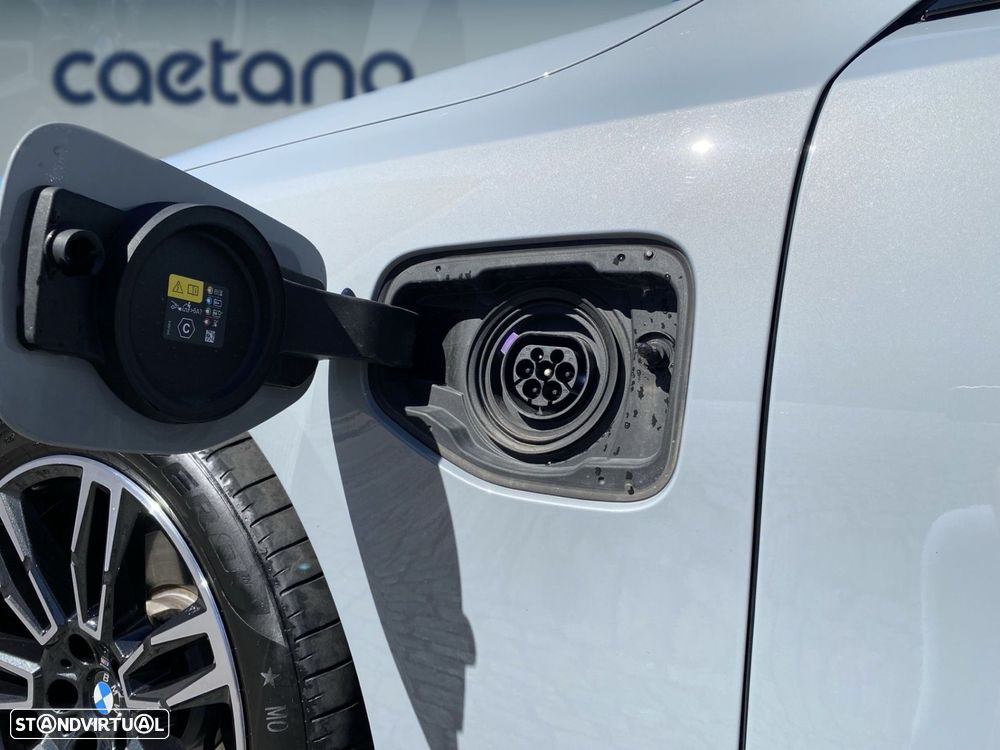 BMW 530 e Pack Desportivo M - 3