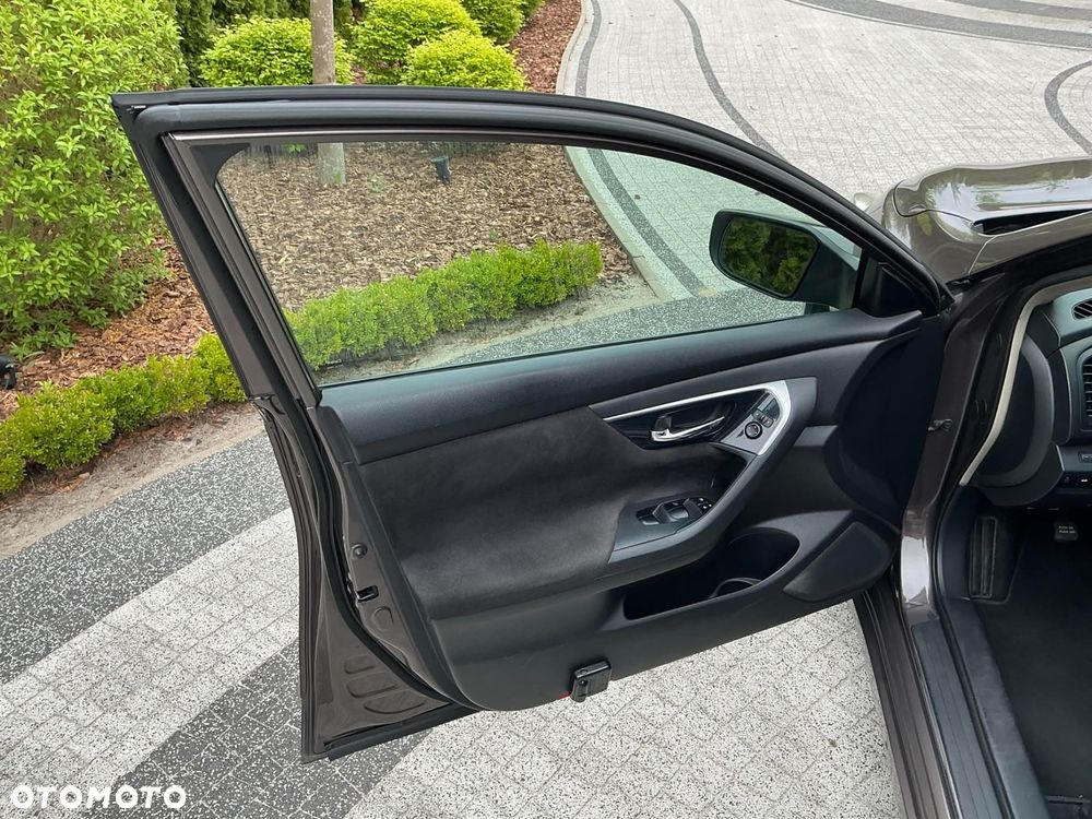 Nissan Altima - 15