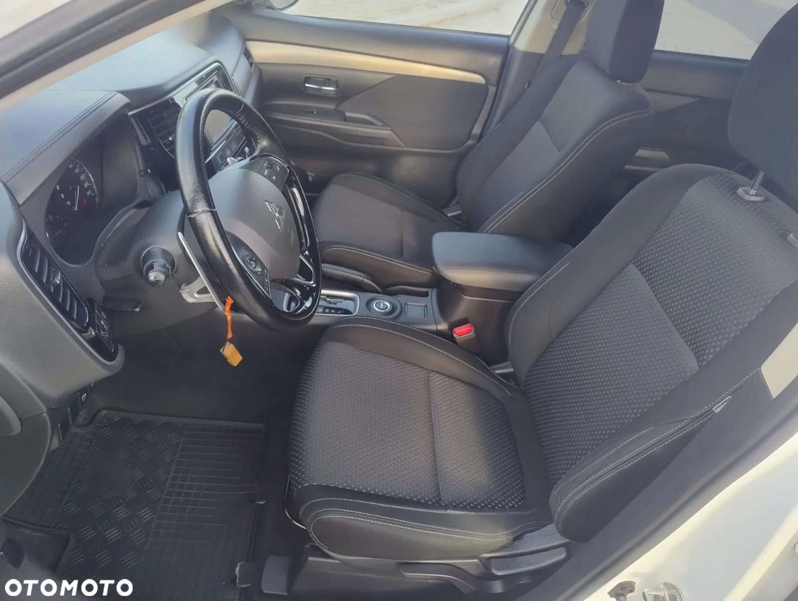 Mitsubishi Outlander 2.0 Intense 4WD CVT - 16