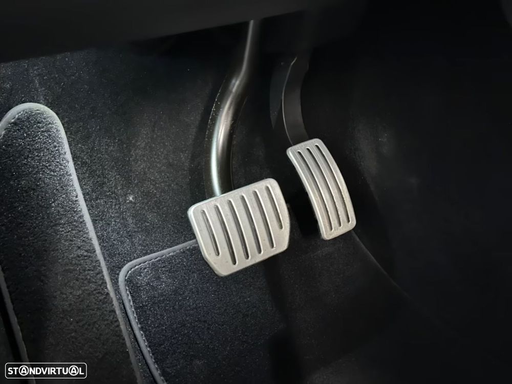 Tesla Model Y - 13