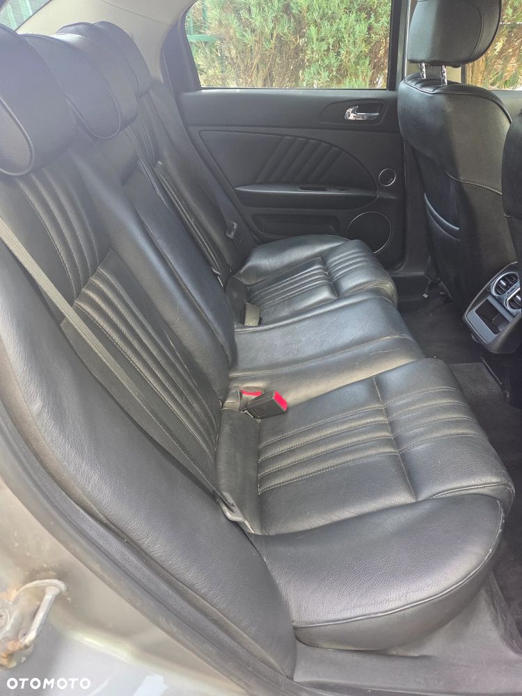 Alfa Romeo 159 1.9JTDM Distinctive - 11