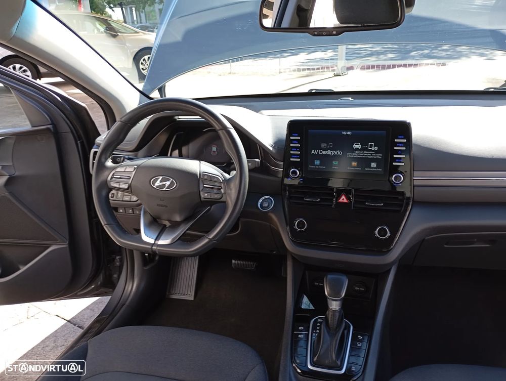 Hyundai Ioniq - 7
