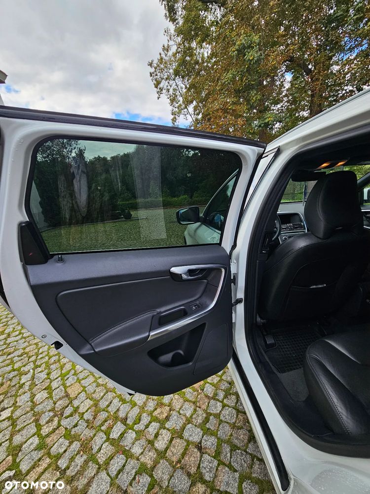 Volvo XC 60 D3 Drive-E Summum - 16