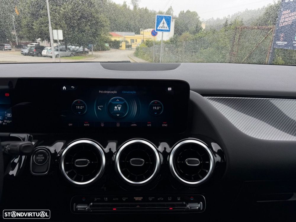 Mercedes-Benz GLA 250 - 25