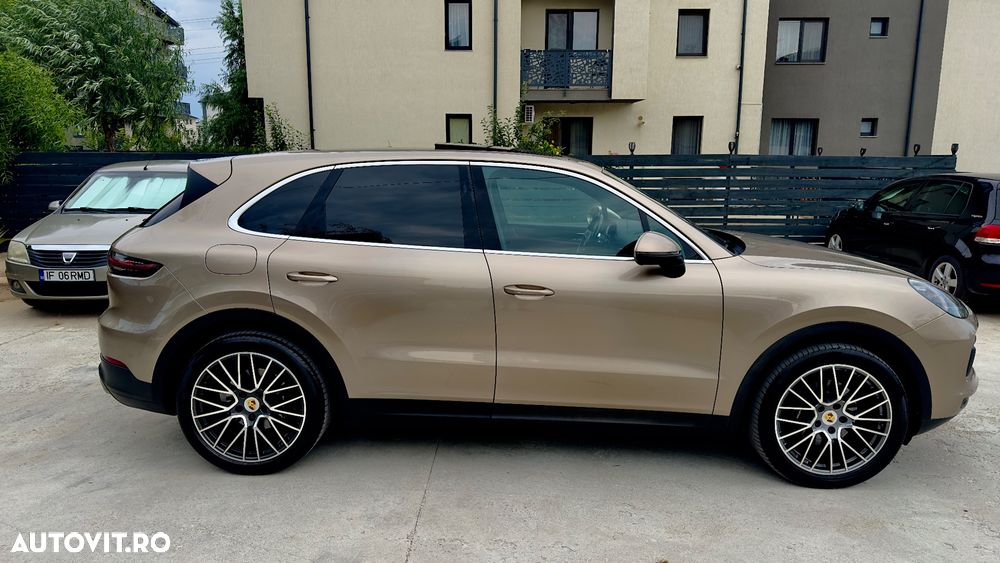 Porsche Cayenne - 4