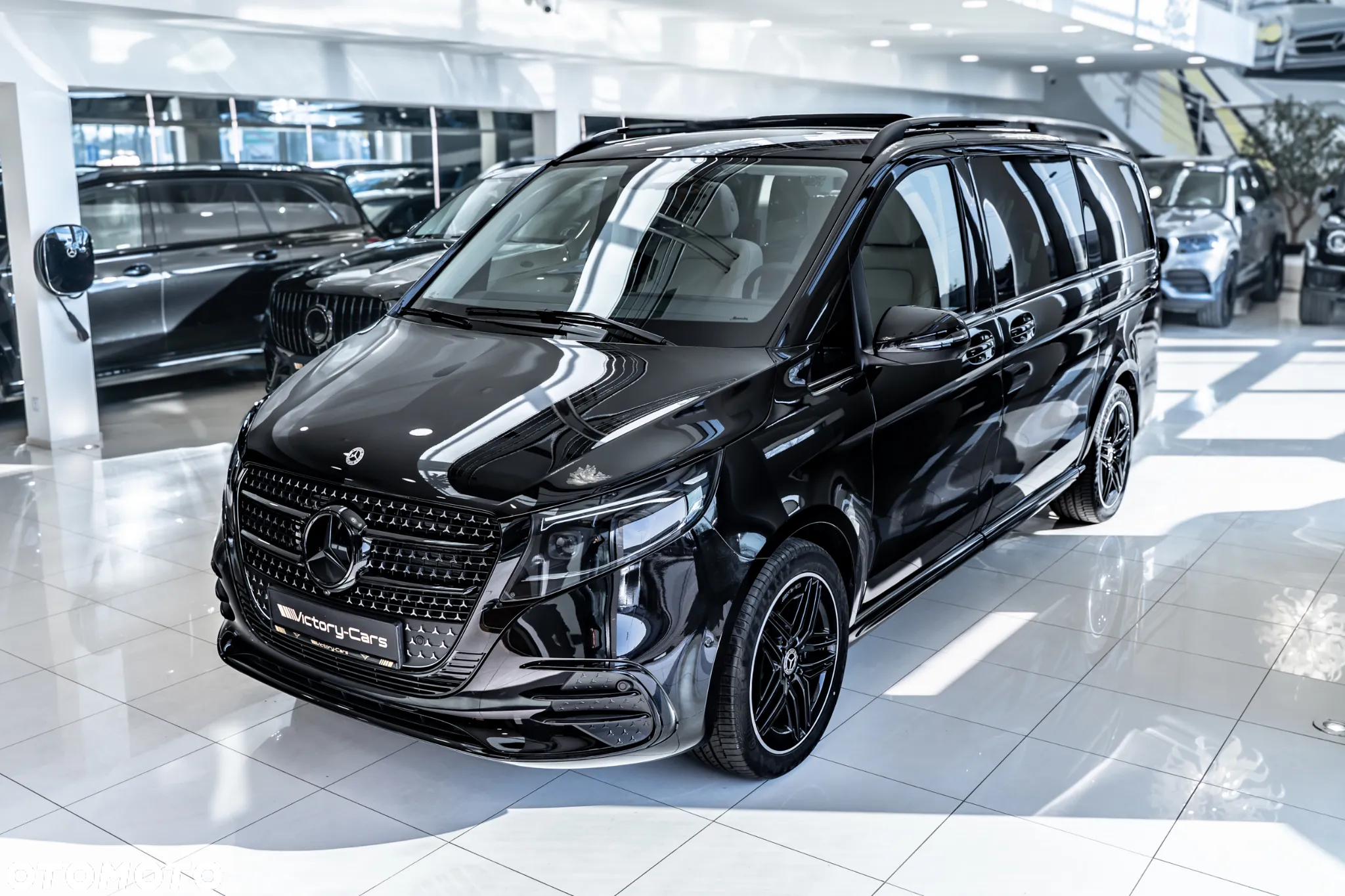 Mercedes-Benz Klasa V 300 d lang 4Matic 9G-TRONIC Exclusive Edition - 3