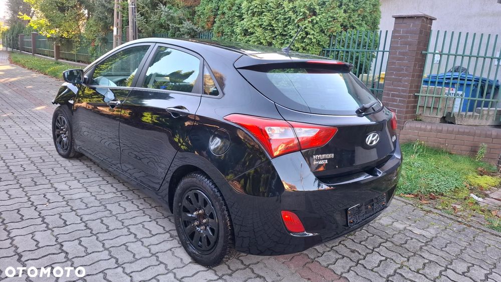 Hyundai i30 blue 1.6 CRDi Passion - 3