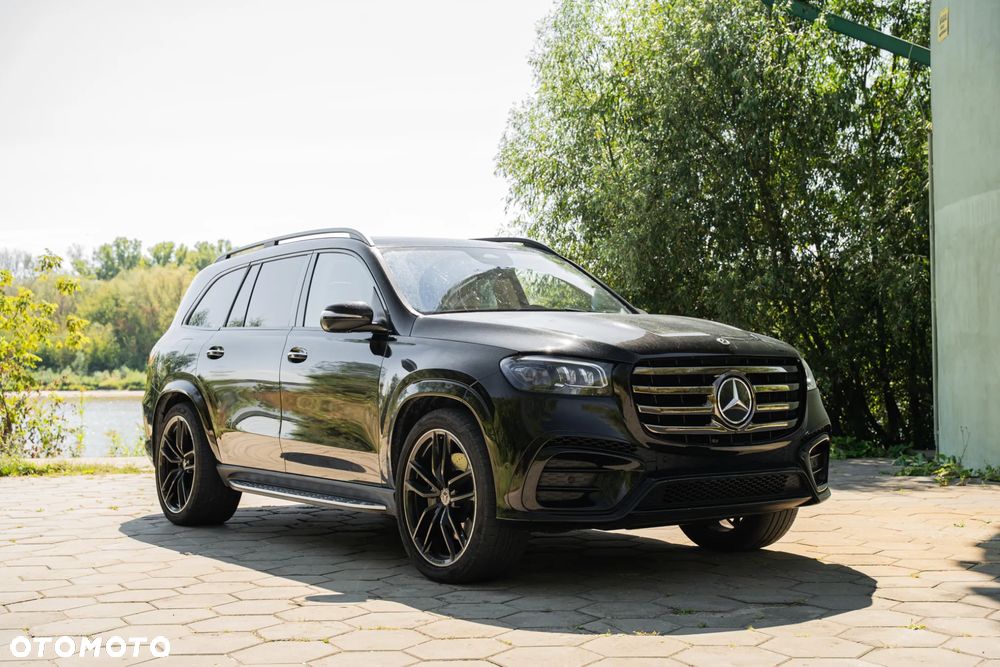 Mercedes-Benz GLS - 1