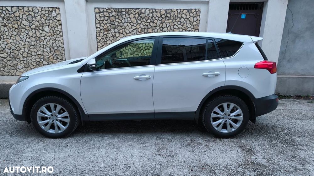 Toyota RAV4 2.2L D-CAT A/T Luxury - 2
