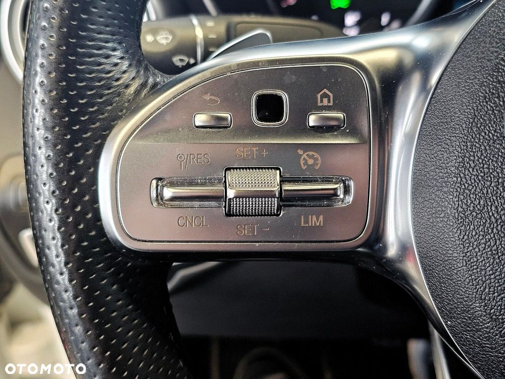 Mercedes-Benz GLC - 27