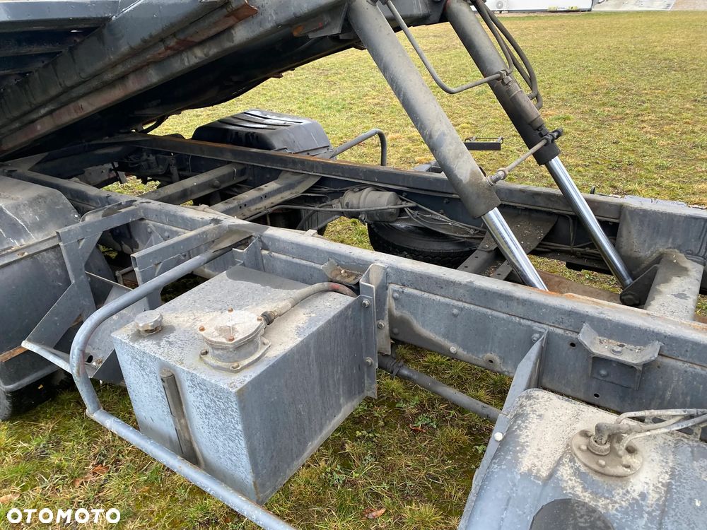 autolaweta ,  najazd , platforma hydrauliczna - 11